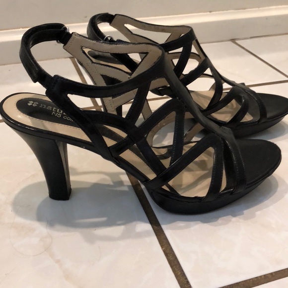 naturalizer black heels